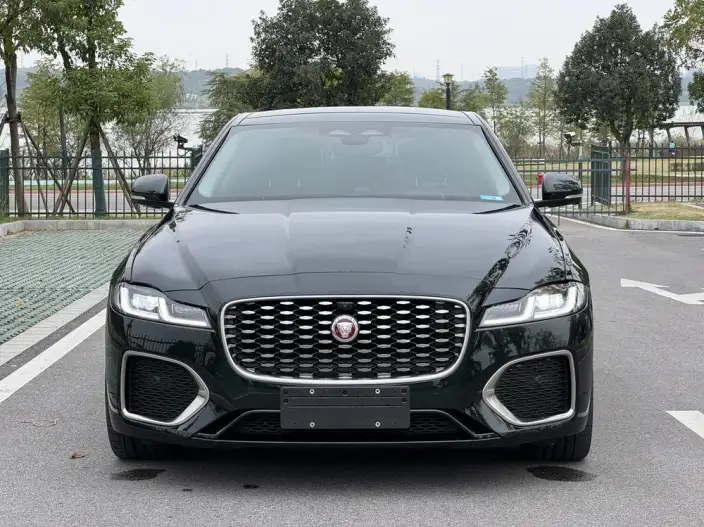 Jaguar XFL 2023 Model 2.0T P250 2WD Exclusive Deluxe Edition