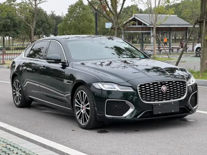 Jaguar XFL 2023 Model 2.0T P250 2WD Exclusive Deluxe Edition