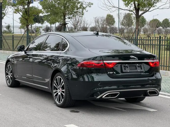 Jaguar XFL 2023 Model 2.0T P250 2WD Exclusive Deluxe Edition