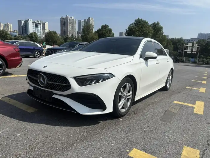 Mercedes-Benz A-class 2024 Model Facelift A 180 L – фото 1
