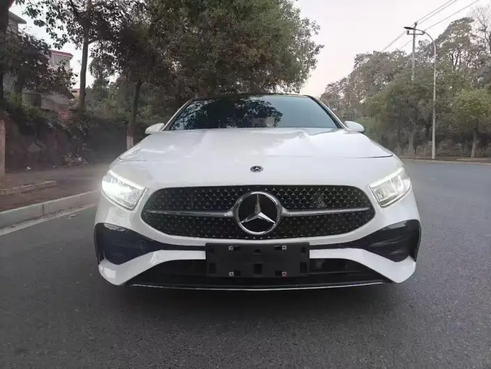 Mercedes-Benz A-class 2024 Model Facelift A 180 L – фото 2