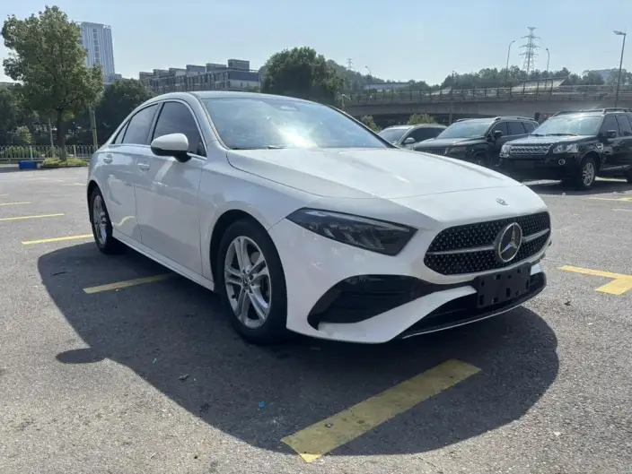 Mercedes-Benz A-class 2024 Model Facelift A 180 L – фото 3