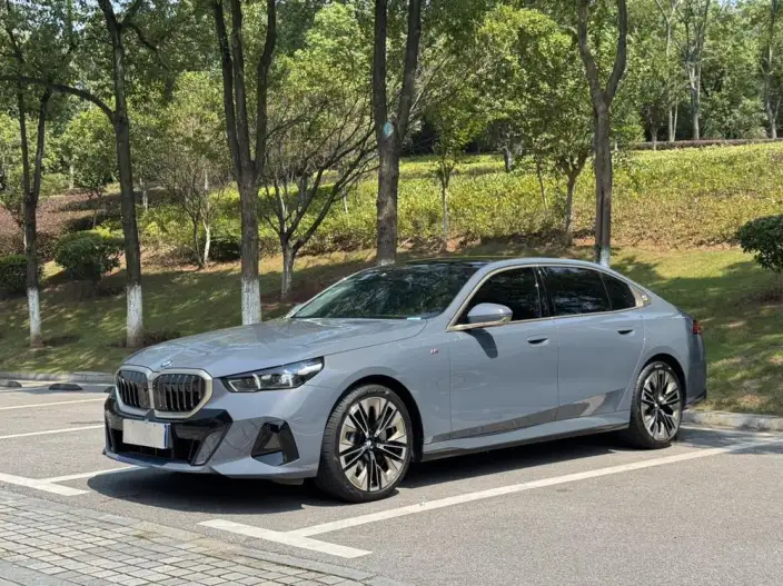 BMW 5 Series 2024 Model 530Li Exclusive Model M Sports Set – фото 1