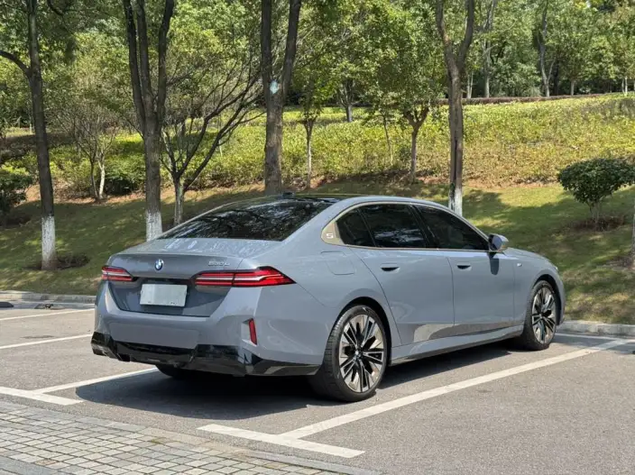 BMW 5 Series 2024 Model 530Li Exclusive Model M Sports Set – фото 6
