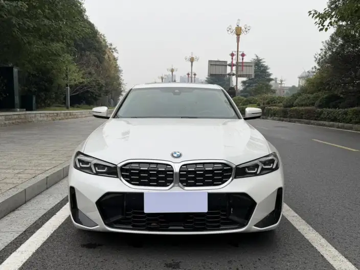 BMW 3 Series 2025 Model 325i M Sports Set – фото 2