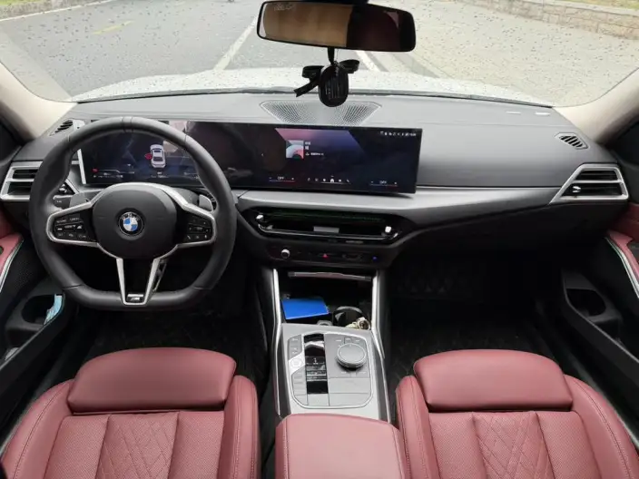 BMW 3 Series 2025 Model 325i M Sports Set – фото 7