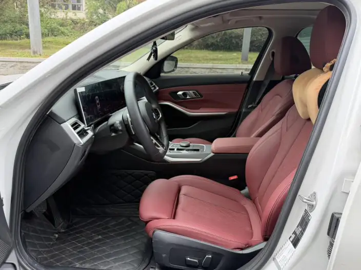 BMW 3 Series 2025 Model 325i M Sports Set – фото 8