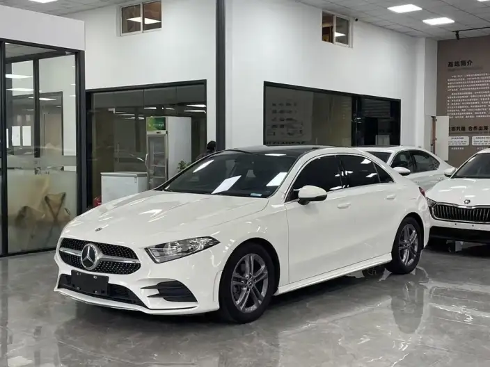 Mercedes-Benz A-class 2022 Model A 180 L Sports sedan – фото 1
