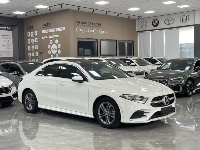 Mercedes-Benz A-class 2022 Model A 180 L Sports sedan – фото 3