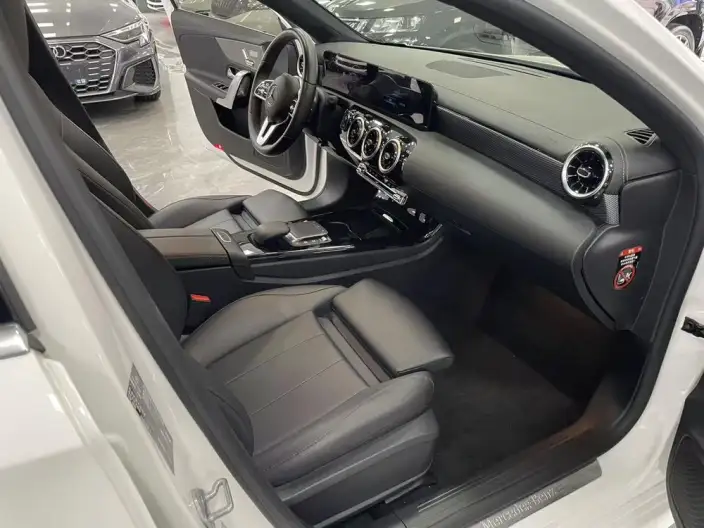 Mercedes-Benz A-class 2022 Model A 180 L Sports sedan – фото 9