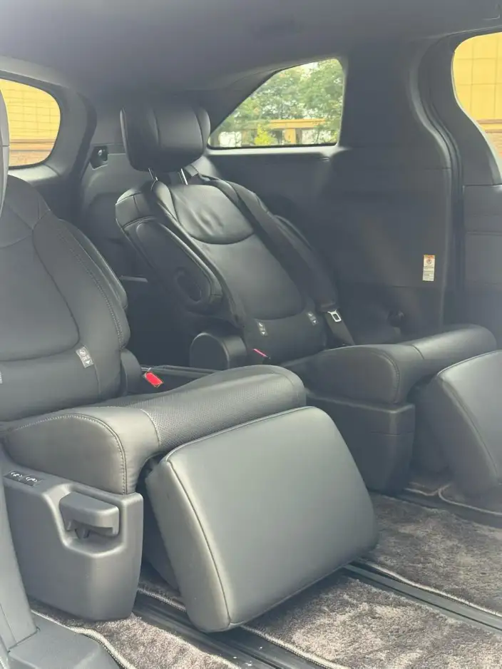 Toyota Sienna 2024 Model Hybrid 2.5L 4WD Premium Edition – фото 3