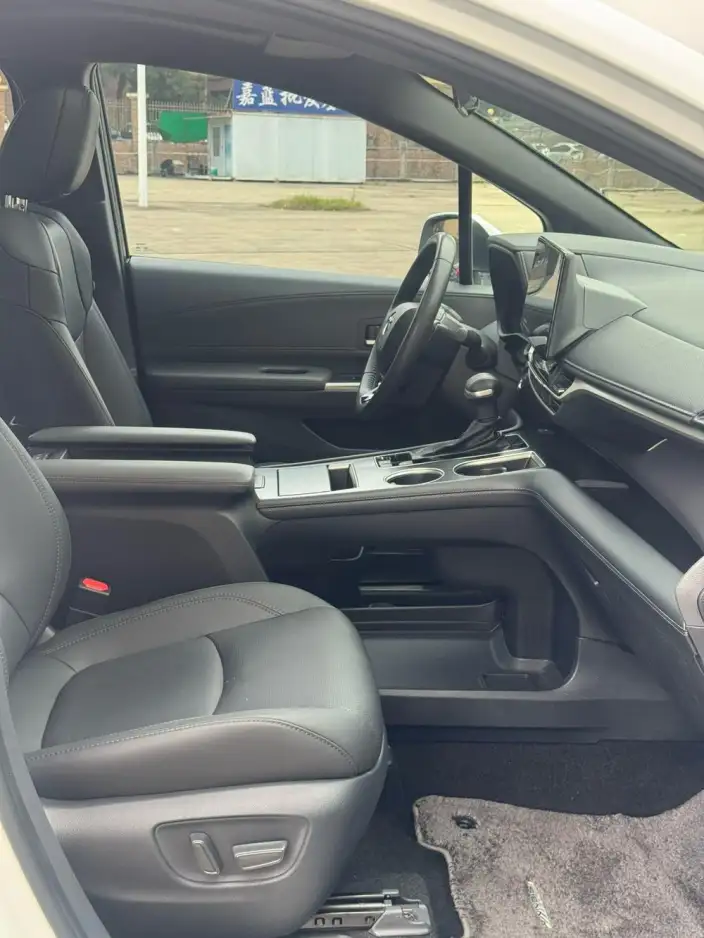 Toyota Sienna 2024 Model Hybrid 2.5L 4WD Premium Edition – фото 4