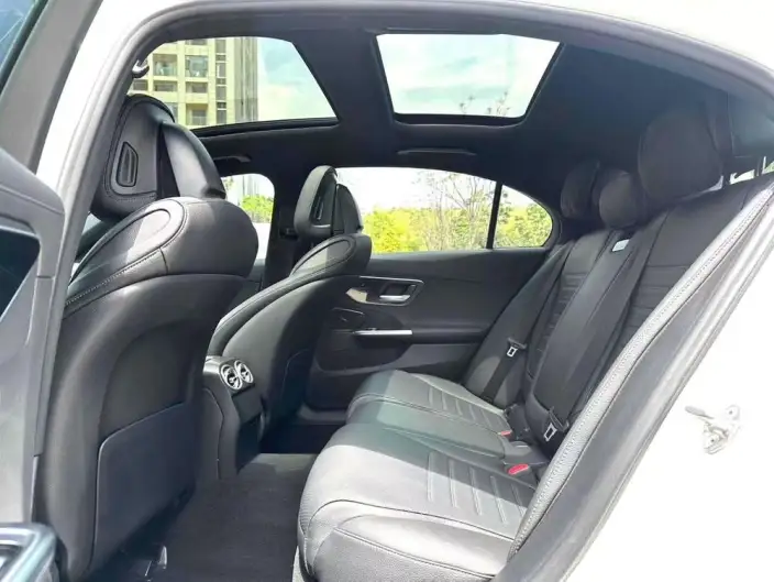 Mercedes-Benz C-Class 2025 Model C 260 L Sports Edition – фото 9