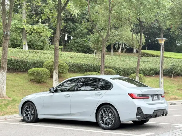 BMW 3 Series 2025 Model 330Li M Sports Night Set – фото 4