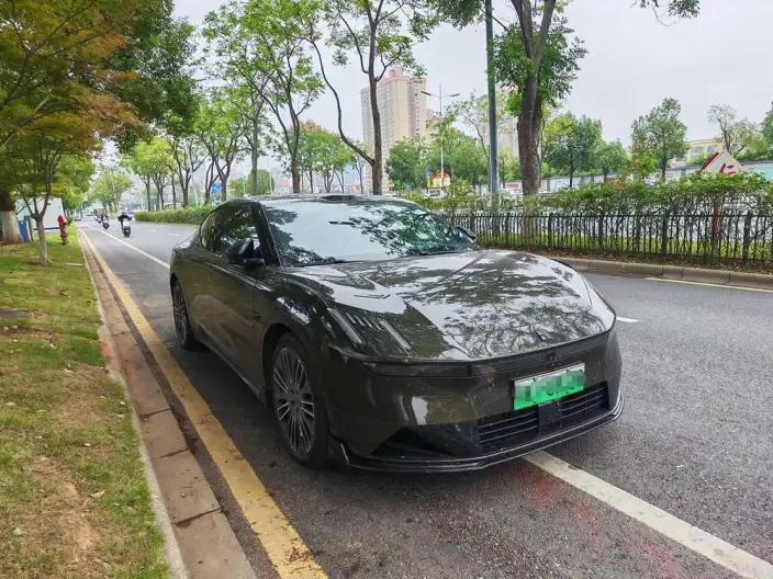 Lynk & Co 10 EM-P 2025 Model 240 4WD Ultra Sports Edition
