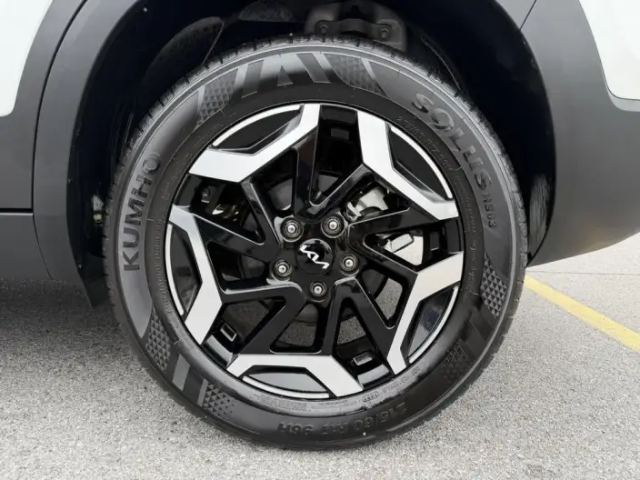 Kia Seltos 2023 Model 1.5L IVT Premium Edition – фото 7