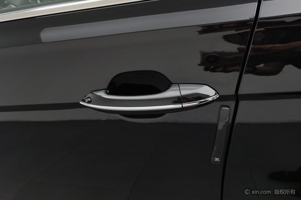Volkswagen Passat PHEV Модель 2020 года 430PHEV Hybrid Deluxe Edition Country VI – фото 9
