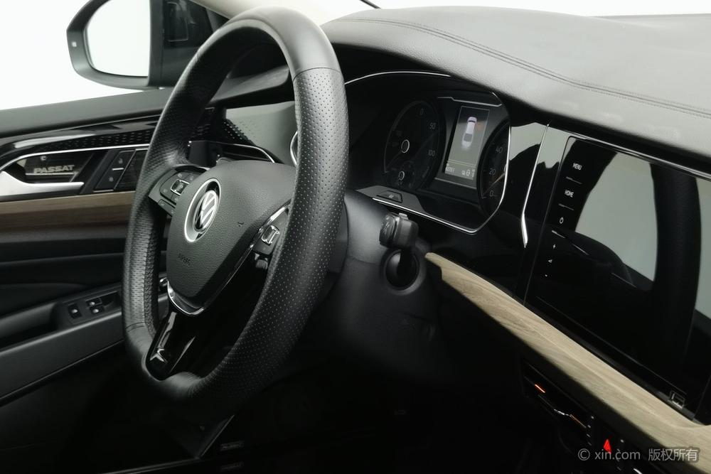 Volkswagen Passat PHEV Модель 2020 года 430PHEV Hybrid Deluxe Edition Country VI – фото 11