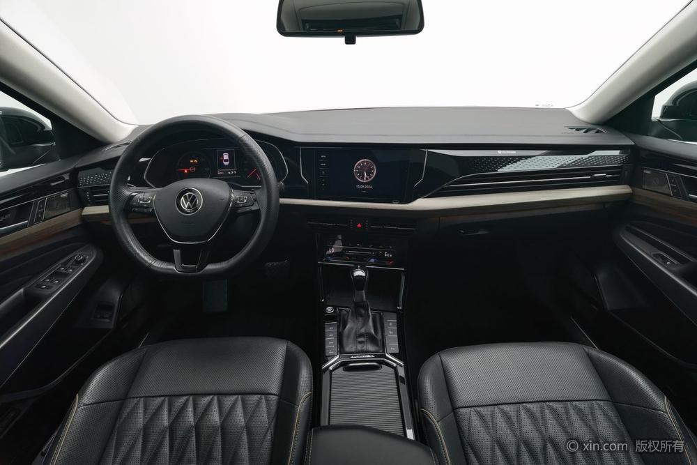 Volkswagen Passat PHEV Модель 2020 года 430PHEV Hybrid Deluxe Edition Country VI – фото 12