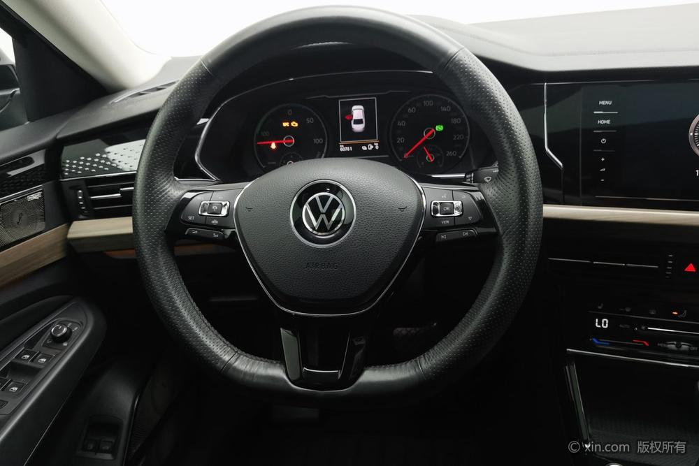 Volkswagen Passat PHEV Модель 2020 года 430PHEV Hybrid Deluxe Edition Country VI – фото 14