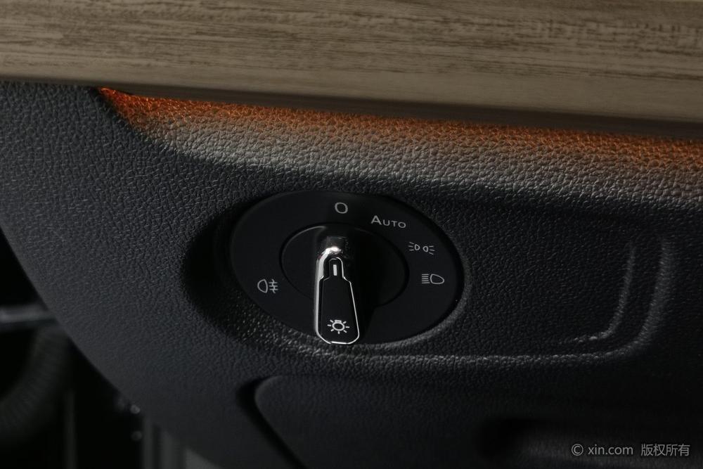 Volkswagen Passat PHEV Модель 2020 года 430PHEV Hybrid Deluxe Edition Country VI – фото 16