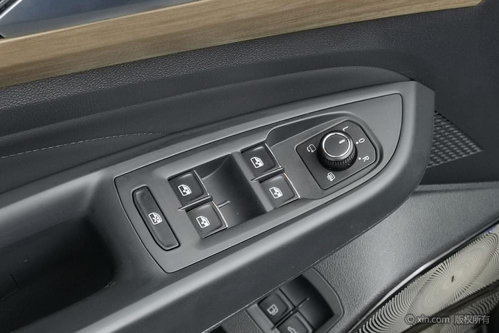 Volkswagen Passat PHEV Модель 2020 года 430PHEV Hybrid Deluxe Edition Country VI – фото 22