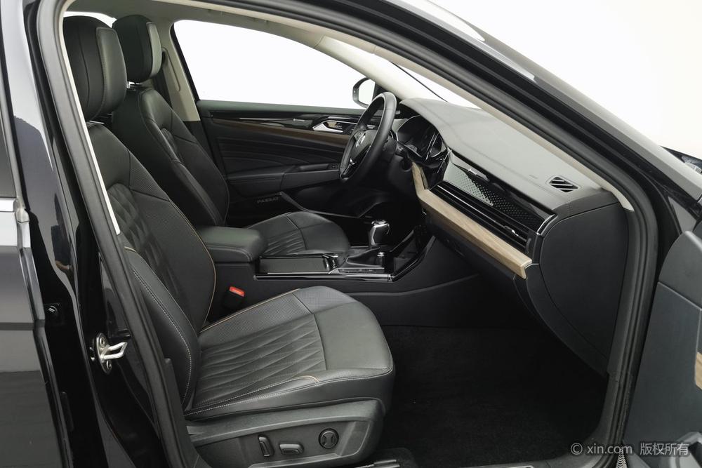 Volkswagen Passat PHEV Модель 2020 года 430PHEV Hybrid Deluxe Edition Country VI – фото 24