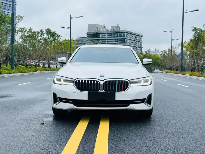BMW 5 Series 2022 Model 530Li xDrive Luxury Set – фото 2