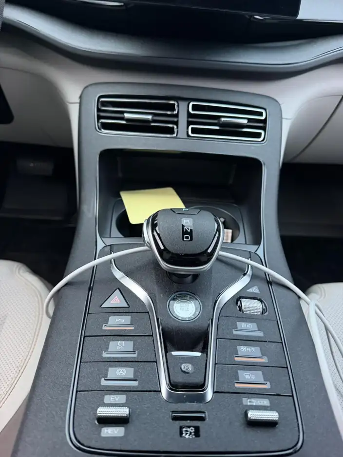 BYD Qin PLUS DM 2023 Model DM-i Champion Edition 55KM Leading Model – фото 8