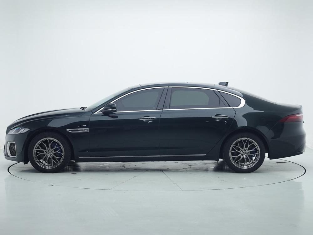 Jaguar XFL Модель 2021 года 2.0T P200 2WD Elite Deluxe Edition