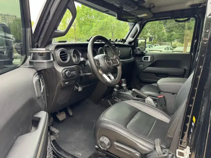 Gladiator 2022 Model 3.6L First Edition – фото 10