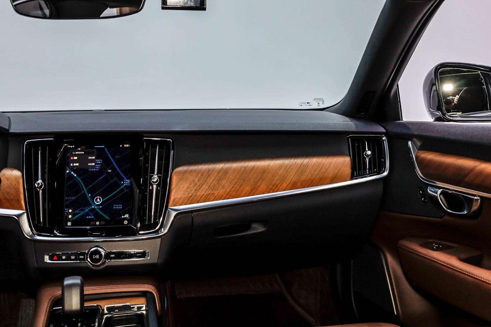 Volvo S90 2024 B5 Smart Luxury – фото 13