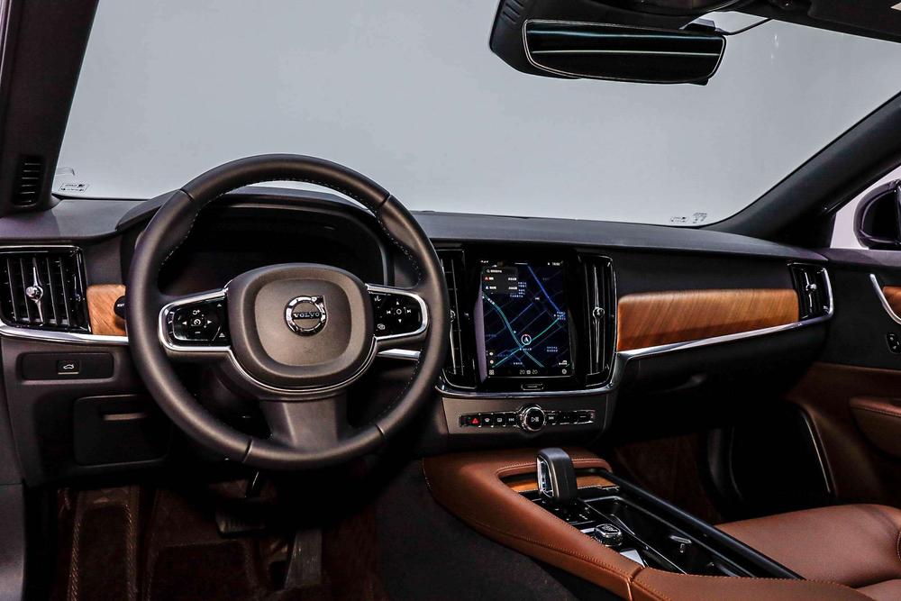 Volvo S90 2024 B5 Smart Luxury – фото 25