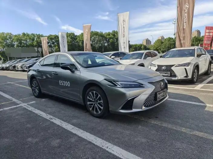 Lexus ES 2025 Model 200 Premium