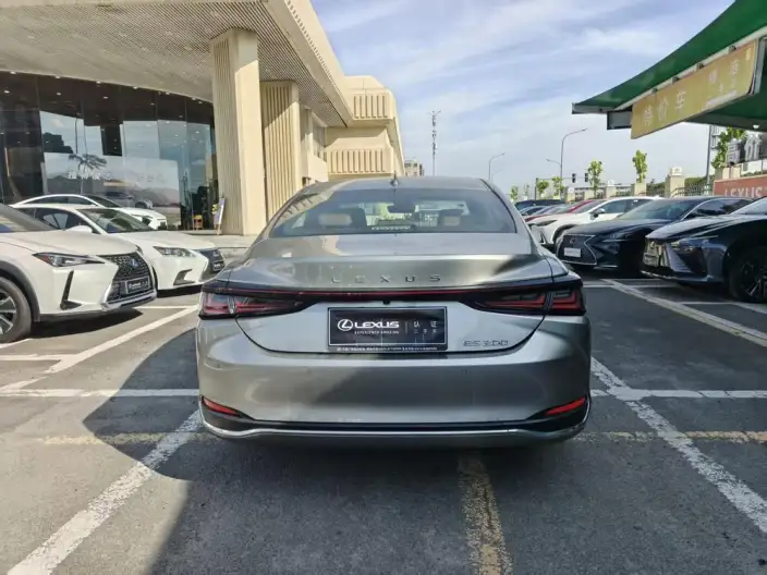 Lexus ES 2025 Model 200 Premium – фото 5