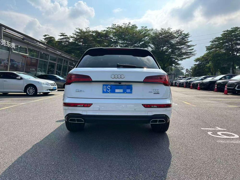 Audi Q5L 2024 40 TFSI Luxury Dynamic