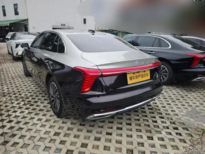 Hongqi H5 2024 Model 2.0T Automatic Flag Enjoy Edition