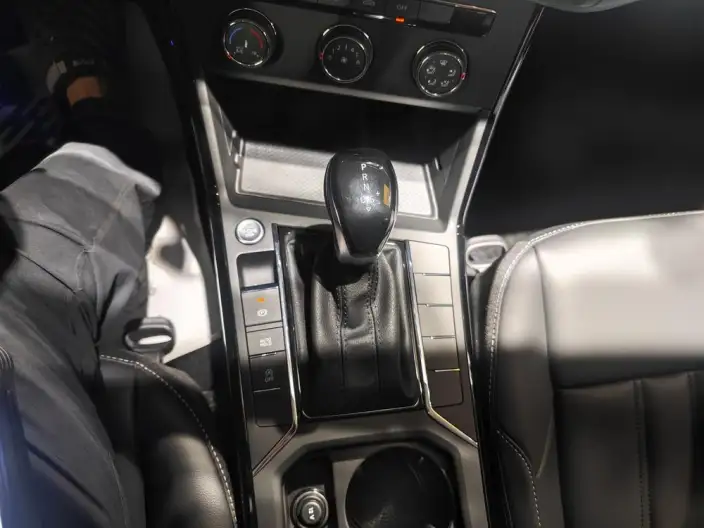 Volkswagen Passat 2024 Model 280TSI Business Edition – фото 9