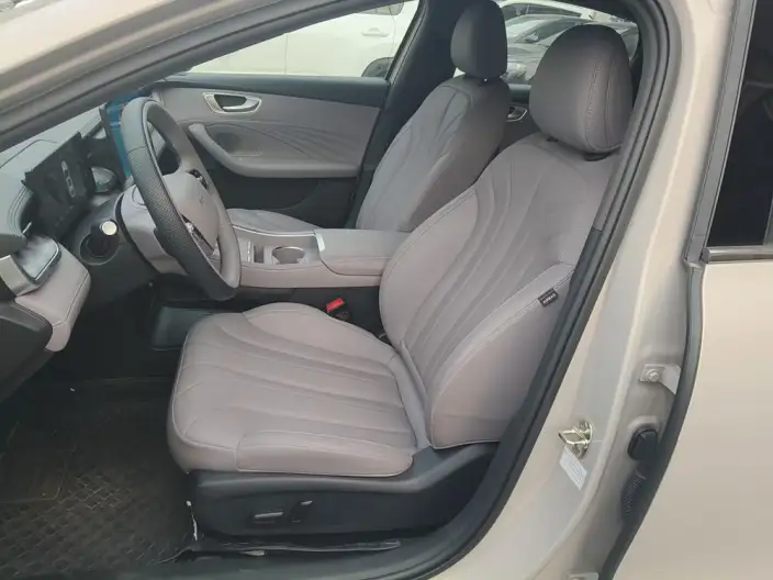 Roewe M7 DMH 2025 Model 160km Premium – фото 10