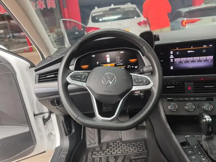 Volkswagen Bora 2023 Model 1.5L Automatic Smooth Ride Limited edition – фото 9