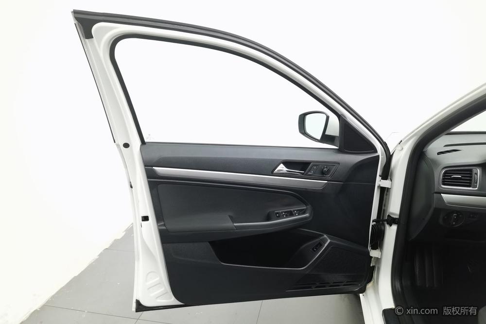 Volkswagen Lavida 2017 модификация 1.6L Manual Fashion edition – фото 22