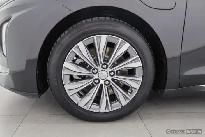 Hongqi E-QM5 2023 Model 620KM PLUS Edition – фото 9