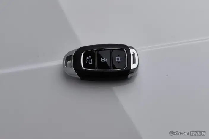 Hyundai Ioniq 2023 Model 1.5L CVT LUX Premium Edition – фото 6