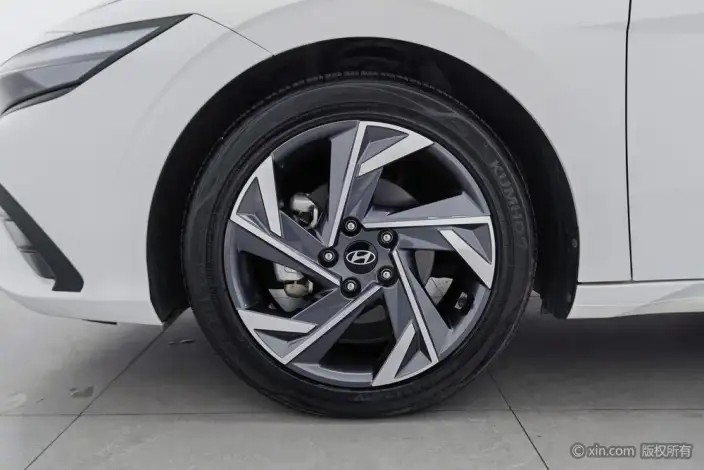 Hyundai Ioniq 2023 Model 1.5L CVT LUX Premium Edition – фото 8