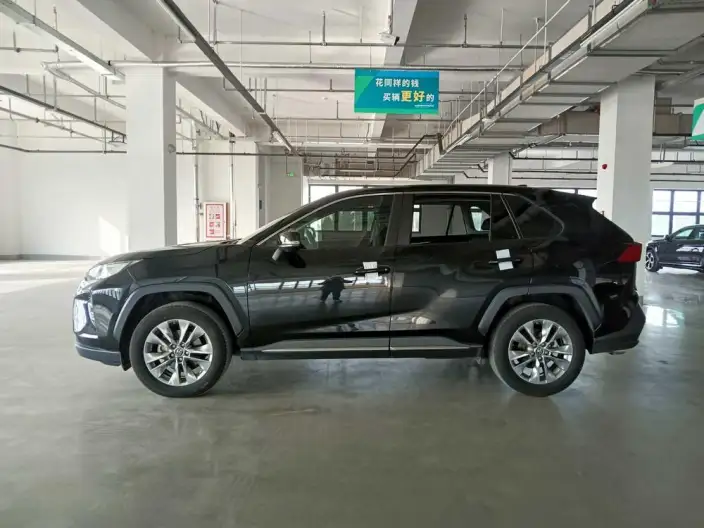 Toyota Wildlander 2022 Model 2.0L 2WD Luxury PLUS Edition – фото 3