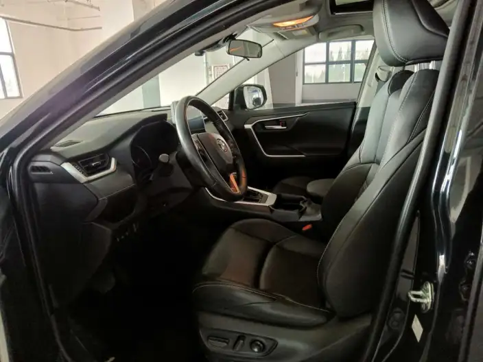 Toyota Wildlander 2022 Model 2.0L 2WD Luxury PLUS Edition – фото 4