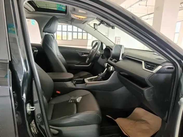 Toyota Wildlander 2022 Model 2.0L 2WD Luxury PLUS Edition – фото 8