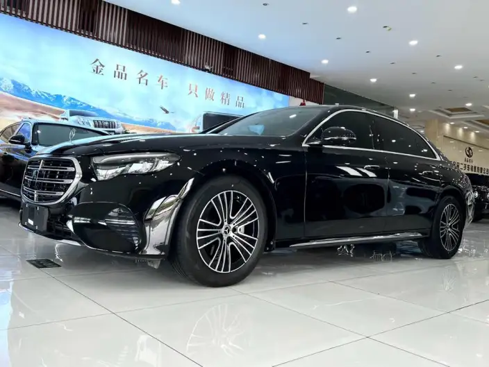 Mercedes-Benz E-Class 2025 Model E 260 L sedan – фото 1