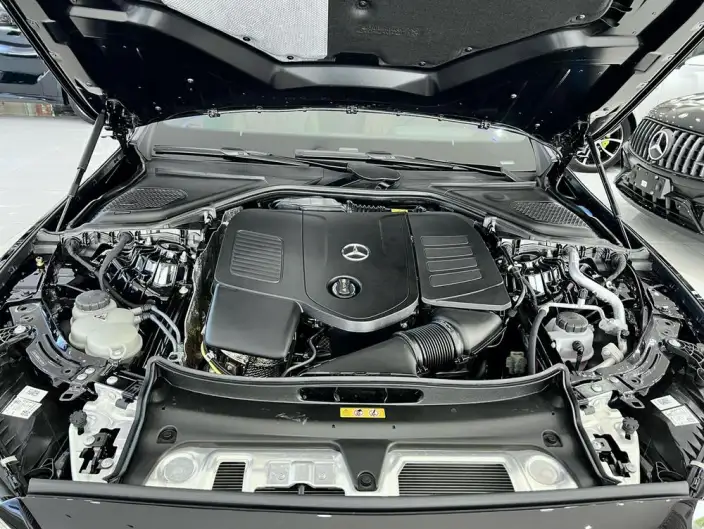 Mercedes-Benz E-Class 2025 Model E 260 L sedan – фото 4