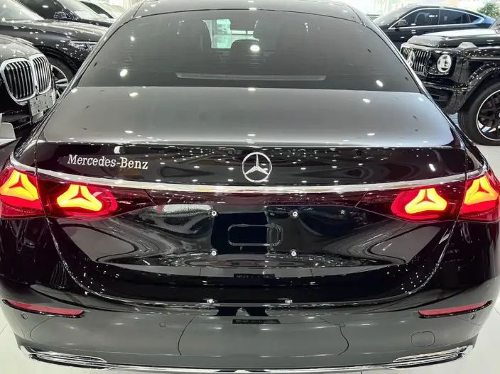 Mercedes-Benz E-Class 2025 Model E 260 L sedan – фото 5